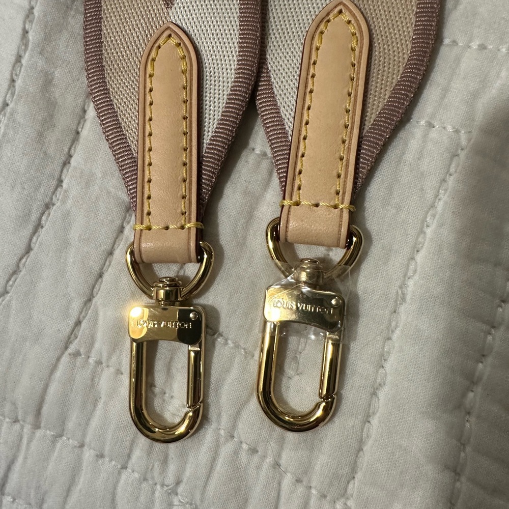 Sold on FB. Louis Vuitton Tan and Beige strap jacquard bandoliere - Picture 2 of 8